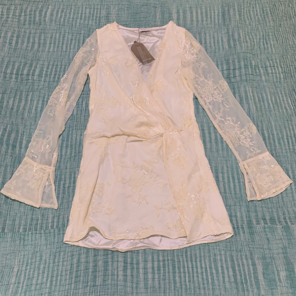 Meshki‎ Emory Burnout Velvet Dress White Floral Wrap Mini XS NWT